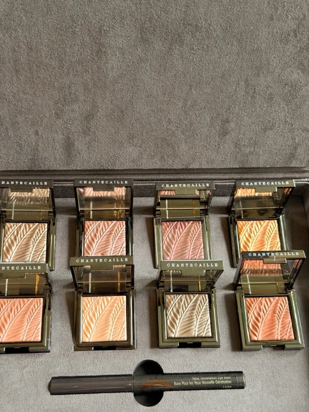 NIB Chantecaille Luminescent Eye Shade Collection 8 Shades Eye Base Brush RARE
